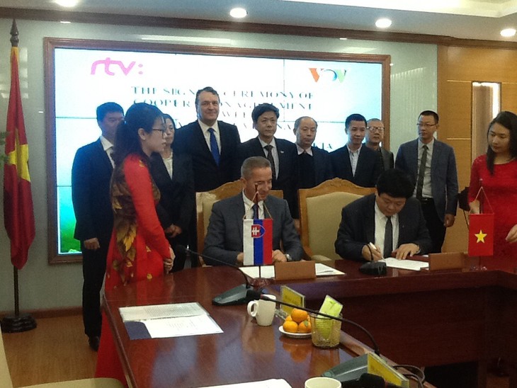 Vietnam, Slovakia sign radio cooperative deal  - ảnh 2